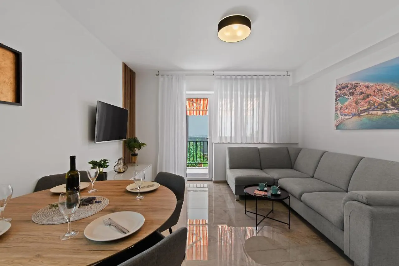 Apartment Masha Novigrad  Croatia